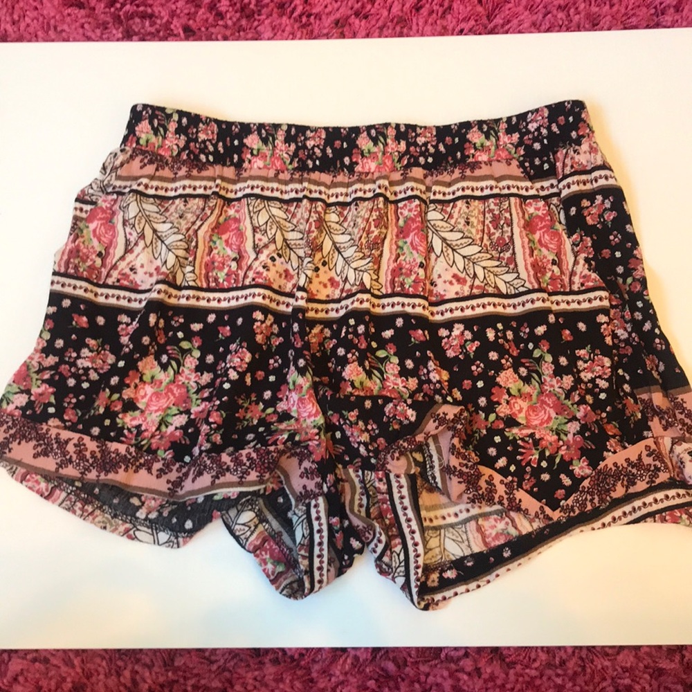 AMERICAN EAGLE flowy shorts Size M